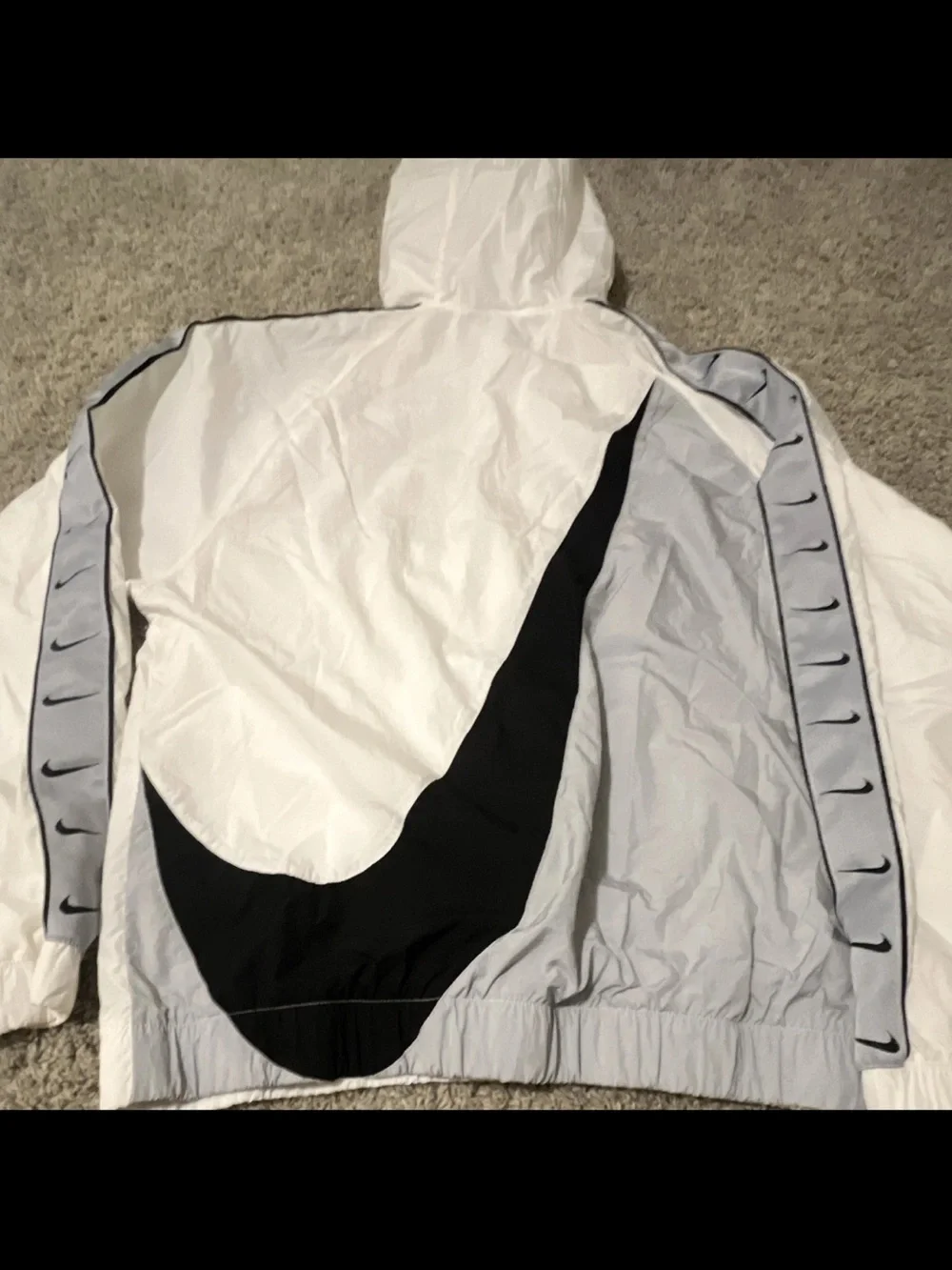Nike White Pullover Windbreaker with Light Gray Sleeve Stripes CD0419-100